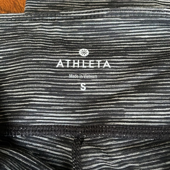NWT ATHLETA MIND OVER MAT CAPRI LEGGINGS - SIZE SM - Picture 5 of 8